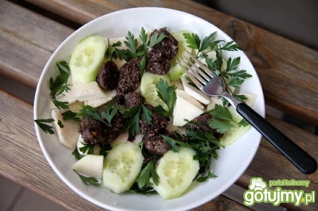 Surówka z kalarepy z natką pietruszki  Surówka z kalarepy z natką pietruszki