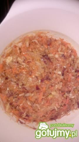 Surówka z kapusty białej i czerwonej  Surówka z kapusty białej i czerwonej