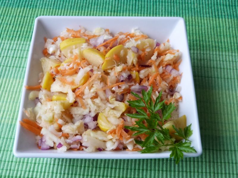 Surówka z kapusty białej z patisonami