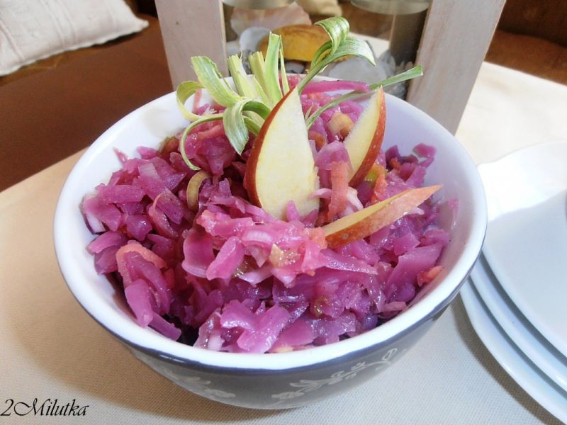 Surówka z kapusty czerwonej i pora Surówka z kapusty czerwonej i pora