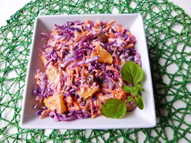 Surówka z kapusty czerwonej z pomarańczą