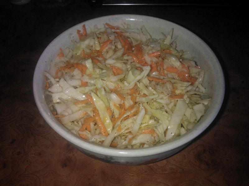 Surówka z kapusty i marchewki Surówka z kapusty i marchewki
