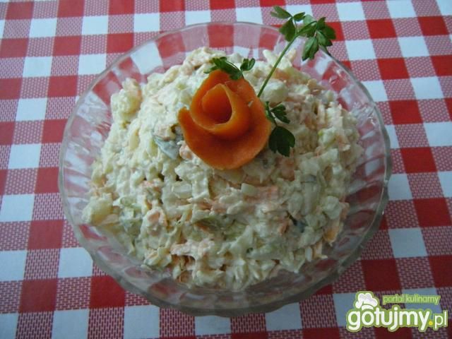 Surówka z kapusty i marchwi