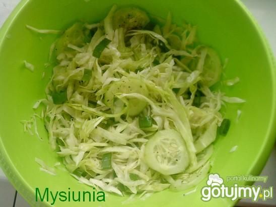 Surówka z kapusty i ogórka