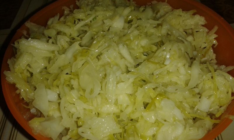 Surówka z kapusty kiszonej 2