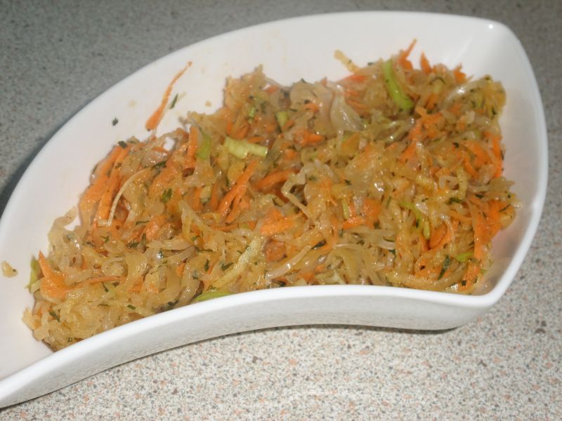 Surówka z kapusty kiszonej