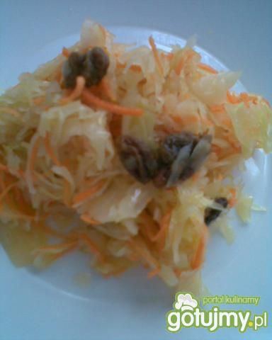 Surówka z kapusty kiszonej.