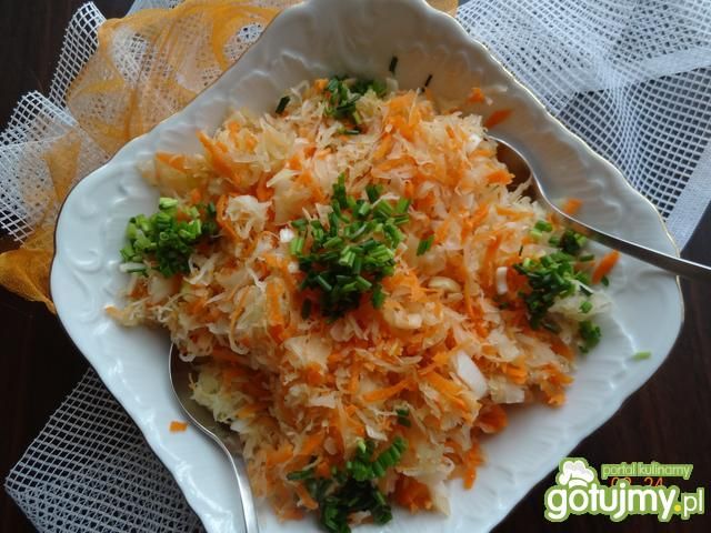 Surówka z kapusty kiszonej z porem 2