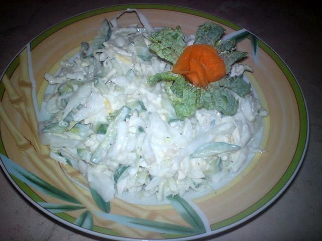Surówka z kapusty pekińskiej i ogórka