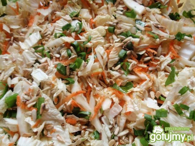 Surówka z kapusty pekińskiej i selera Surówka z kapusty pekińskiej i selera