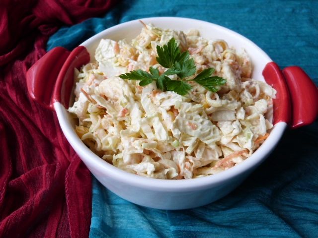 Surówka z kapusty pekińskiej z bananami