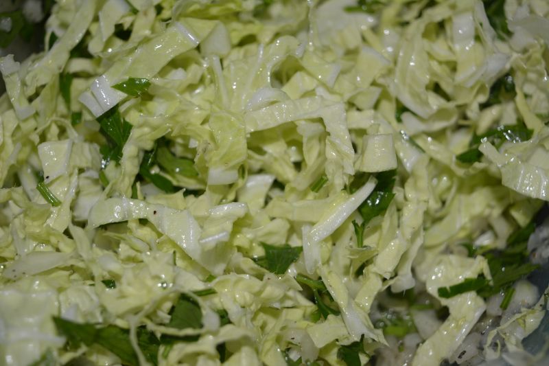 Surówka z kapusty pekińskiej z natką