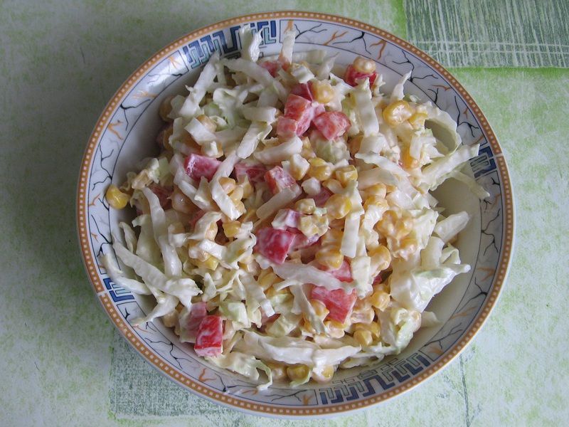 Surówka z kapusty pekińskiej ze śmietaną