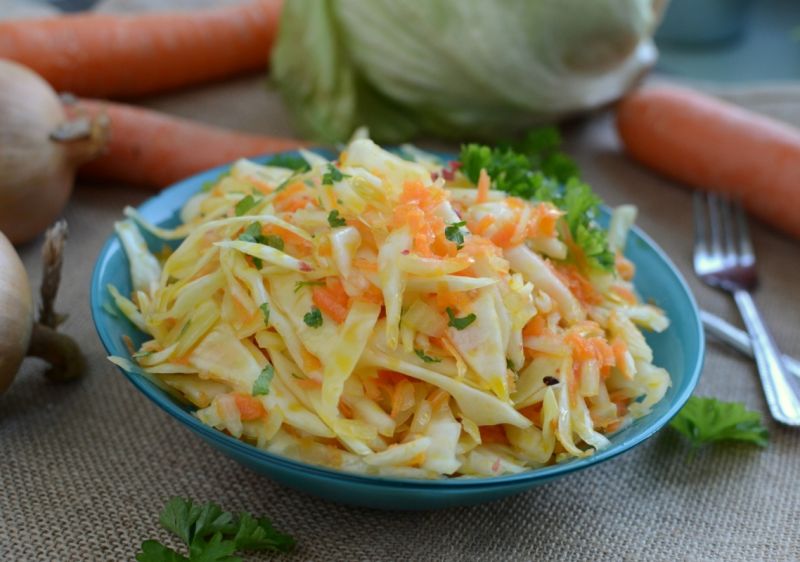 Surówka z kapusty w stylu chińskim Surówka z kapusty w stylu chińskim