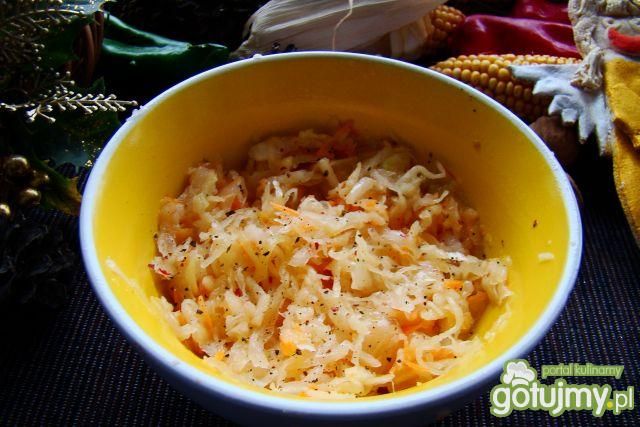 Surówka z kapusty z nutą mandarynki Surówka z kapusty z nutą mandarynki