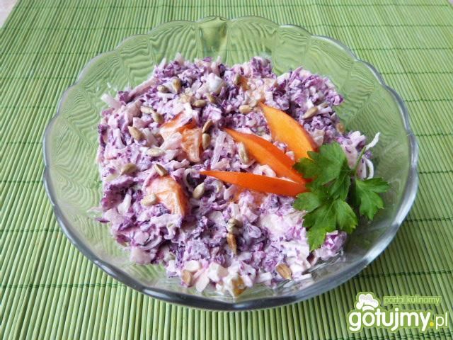 Surówka z kapusty z owocem kaki Surówka z kapusty z owocem kaki