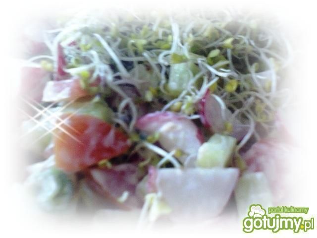 Surówka z kiełkami brokuła