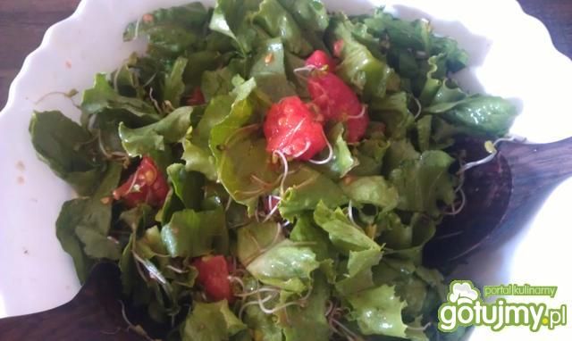 Surówka z kiełkami brokułów