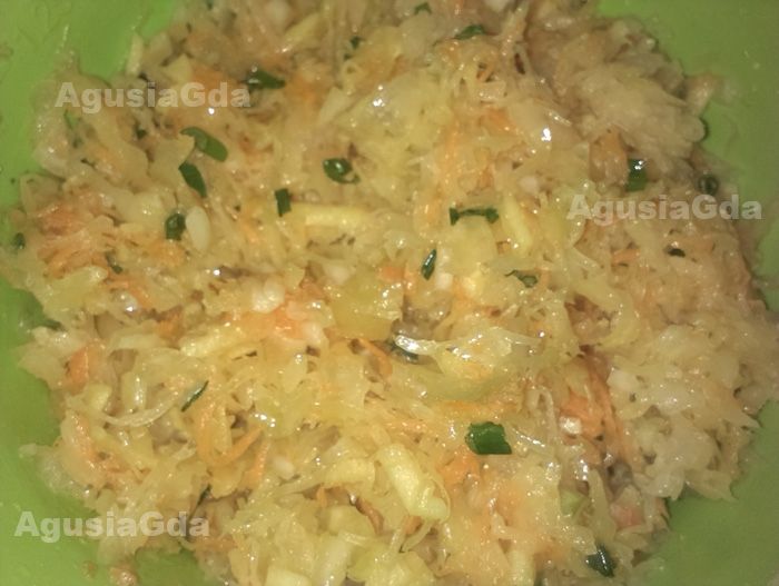 Surówka z kiszonej kapusty 