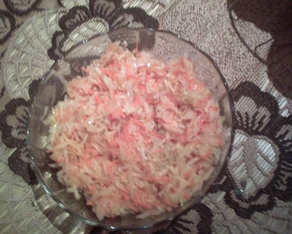 Surówka z kiszonej kapusty