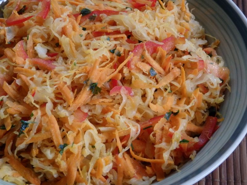 Surówka z kiszonej kapusty Surówka z kiszonej kapusty