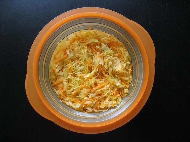 Surówka z kiszonej kapusty Surówka z kiszonej kapusty