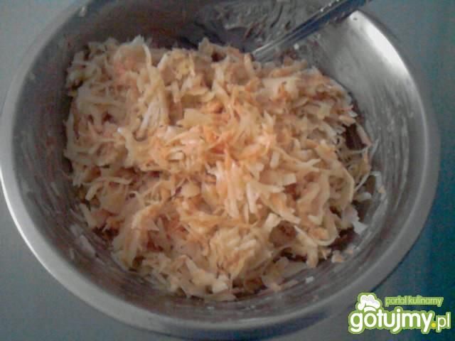 Surówka z kiszonej kapusty,