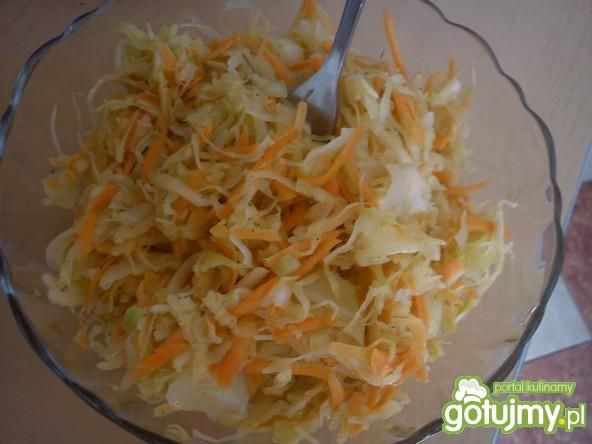 Surówka z kiszonej kapusty  jabłuszkiem
