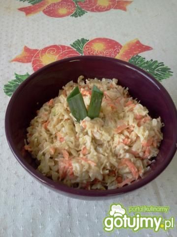 Surówka z kiszonej kapusty z majonezem Surówka z kiszonej kapusty z majonezem