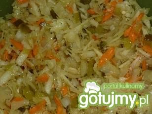 Surówka z kiszonej kapusty z ogórkiem 