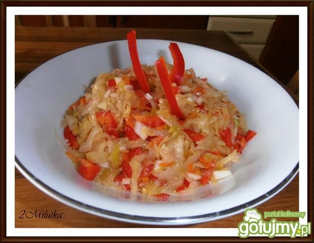 Surówka z kiszonej kapusty z papryką 3