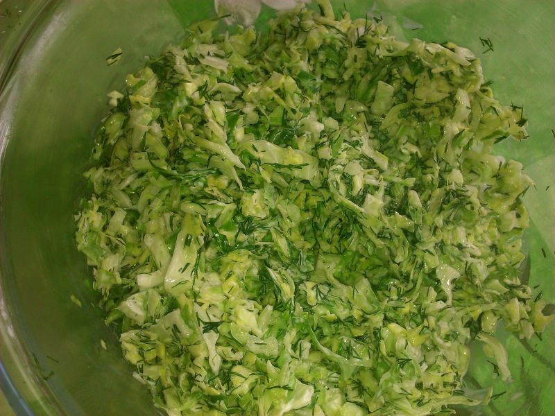 Surówka z koperkiem i kapustą