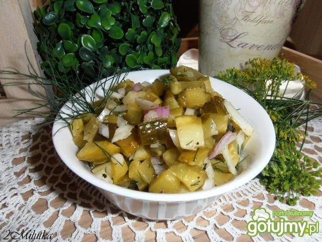 Surówka z małosolnych z koperkiem Surówka z małosolnych z koperkiem