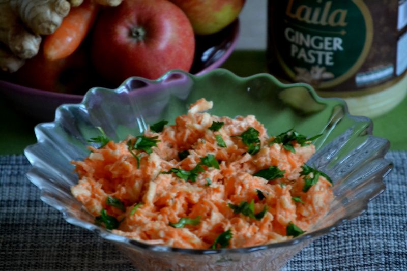 Surówka z marchewką, jabłkiem oraz imbirem