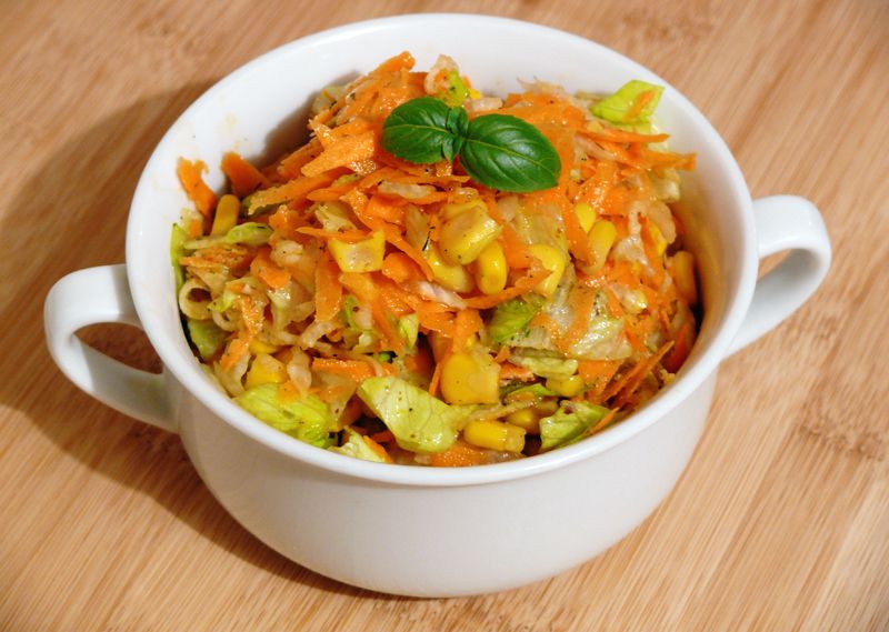 Surówka z marchewki i białej rzodkwi Surówka z marchewki i białej rzodkwi