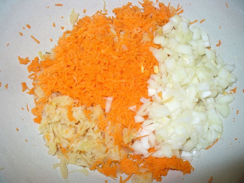 Surówka z marchewki i kapusty kiszonej