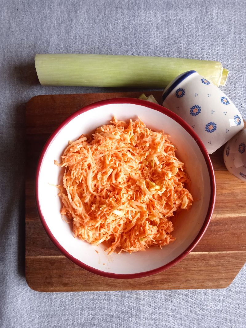 Surówka z marchewki i pora Surówka z marchewki i pora