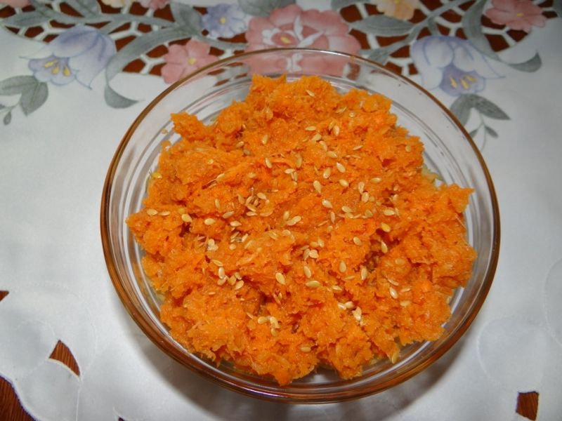 Surówka z marchewki i siemienia lnianego