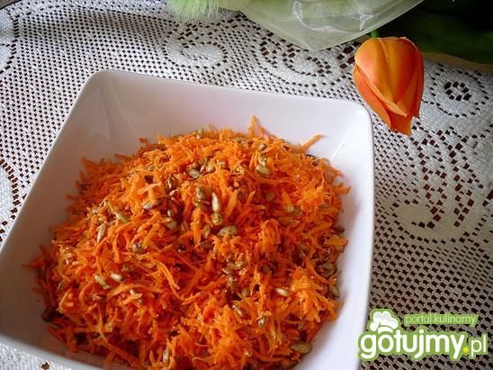 Surówka z marchewki i słonecznika Surówka z marchewki i słonecznika