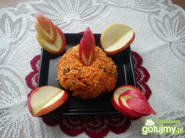 Surówka z marchewki i świeżego chrzanu