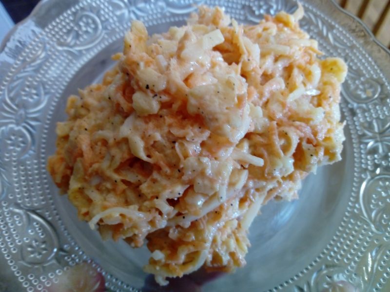 Surówka z marchewki, jabłka i selera