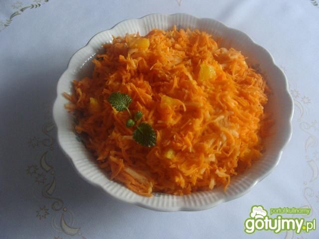 Surówka z marchwi, jabłka i pomarańcza Surówka z marchwi, jabłka i pomarańcza