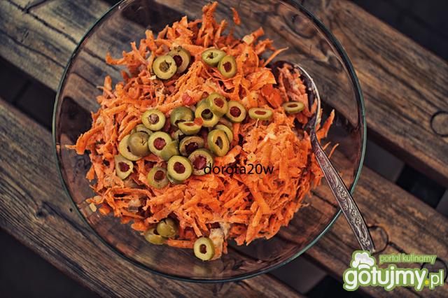 Surówka z marchwi z oliwkami Surówka z marchwi z oliwkami