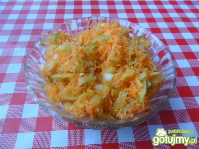 Surówka z marchwii z oliwą  Surówka z marchwii z oliwą