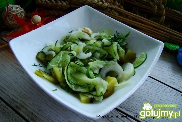 Surówka z młodej cukinii