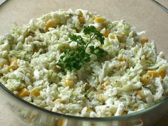 Surówka z młodej kapusty