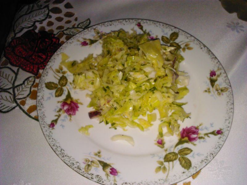 Surówka z młodej kapusty