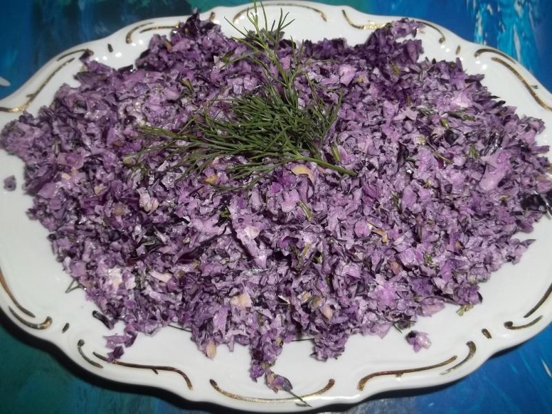 Surówka z modrej kapusty