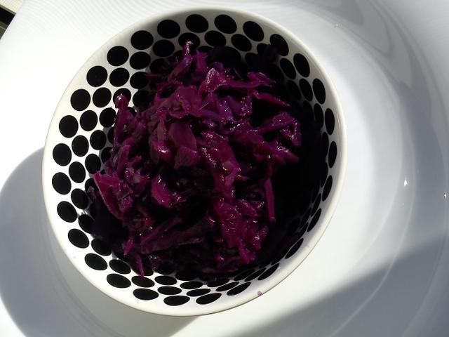 Surówka z modrej kapusty Surówka z modrej kapusty