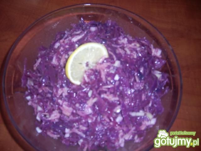 Surówka z modrej kapusty  Surówka z modrej kapusty